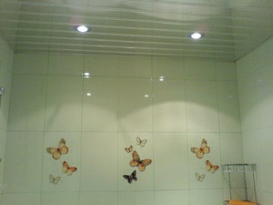 Установка реечного потолка в ванной своими руками фото
