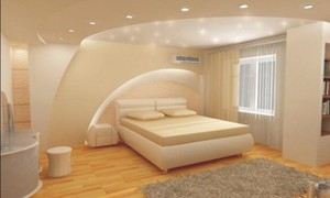 Дизайн потолка в спальне должен быть мягким и успокаивающим