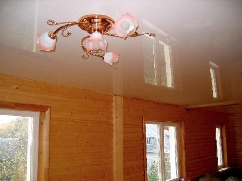 Как сделать натяжные потолки в деревянном доме