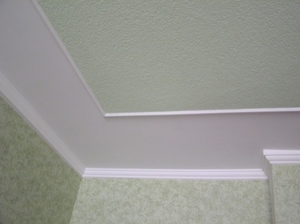 Чем поклеить потолок под покраску